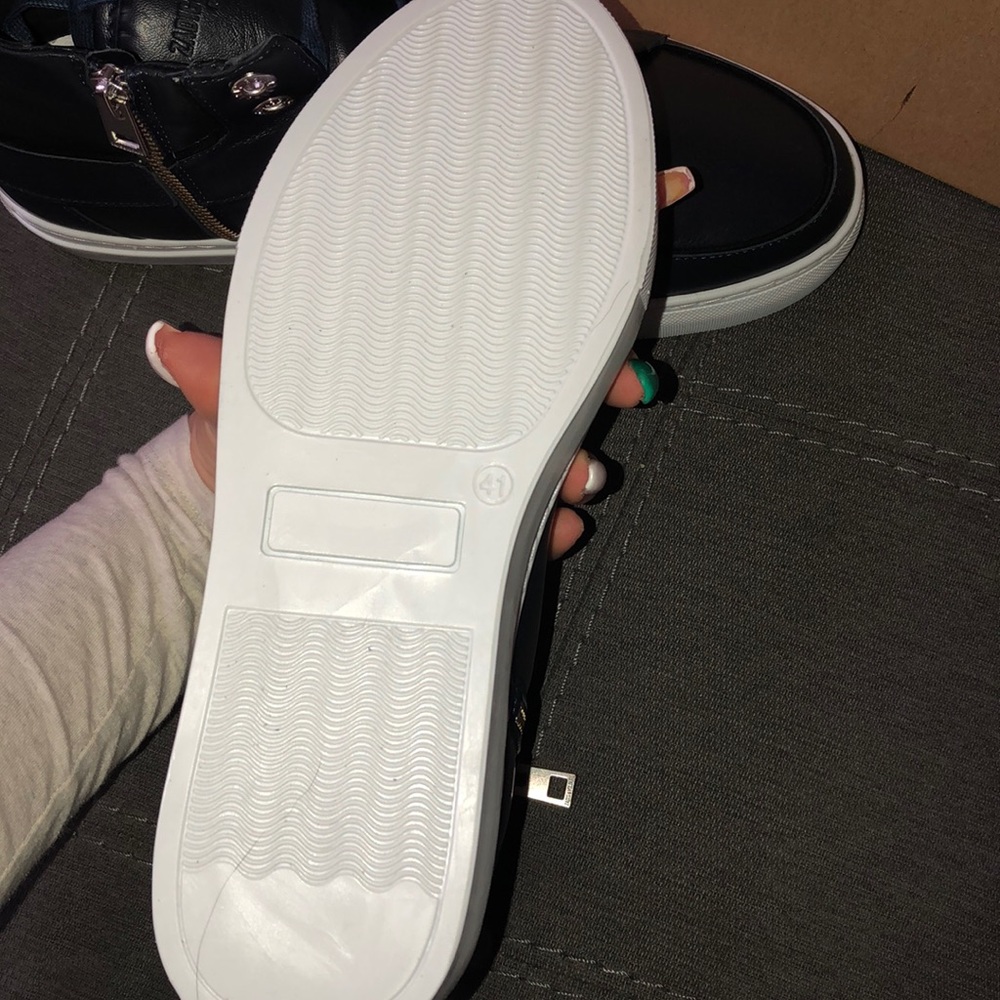 sneakers - Picture 3 of 6